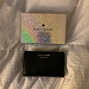 NEW KATE SPADE CAMERON BLACK SAFFIANO LEATHER MEDIUM BIFOLD WALLET K9570 NWTS